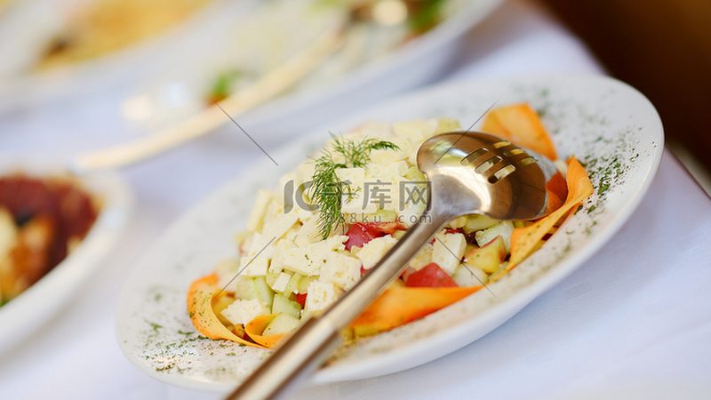 食品代加工与OEM定制：揭秘OEM定制的五大步骤